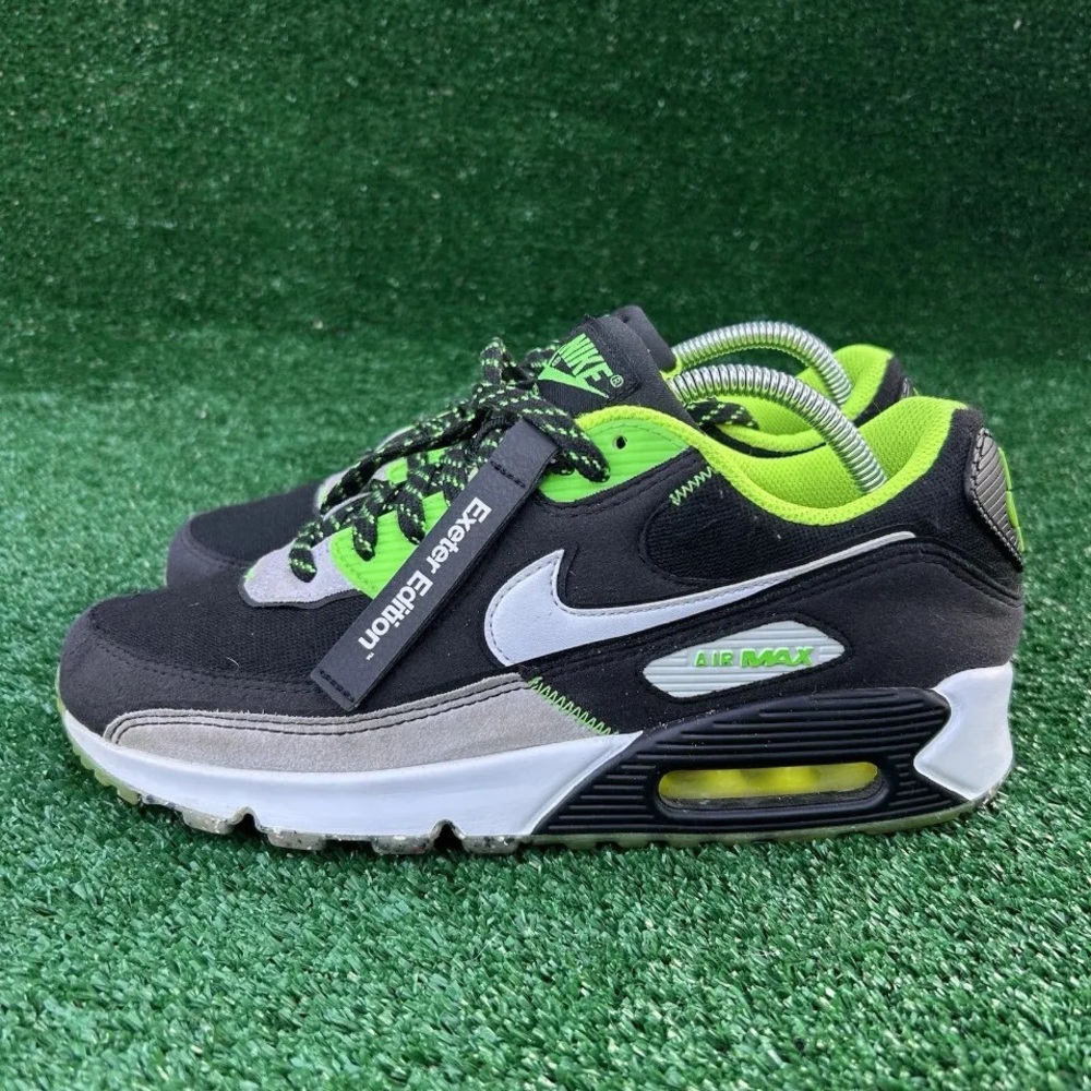 Nike Black and Green Athletic Shoes with Air Max Cushioning